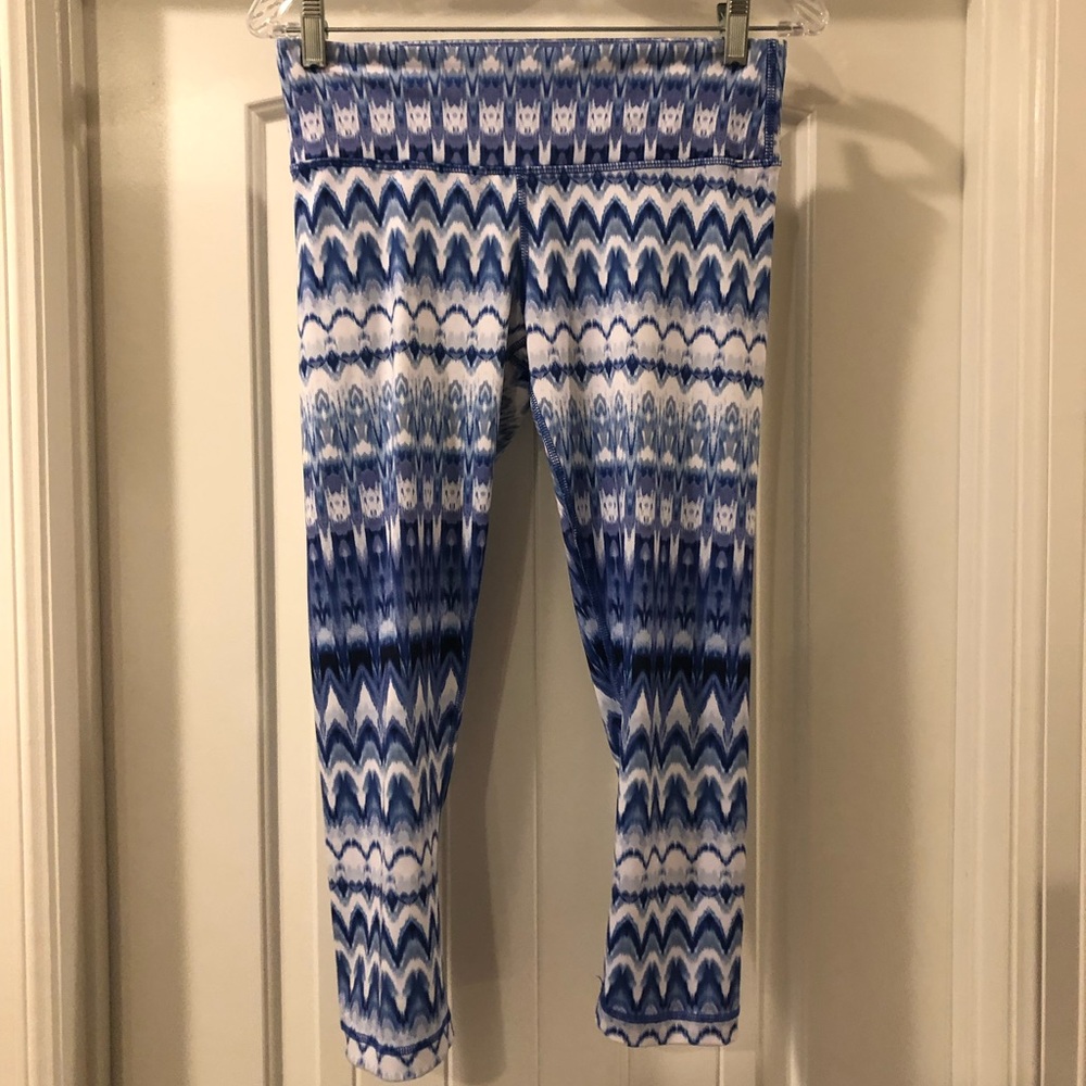 90 Degree by Reflex Blue Patterned Workout Capris